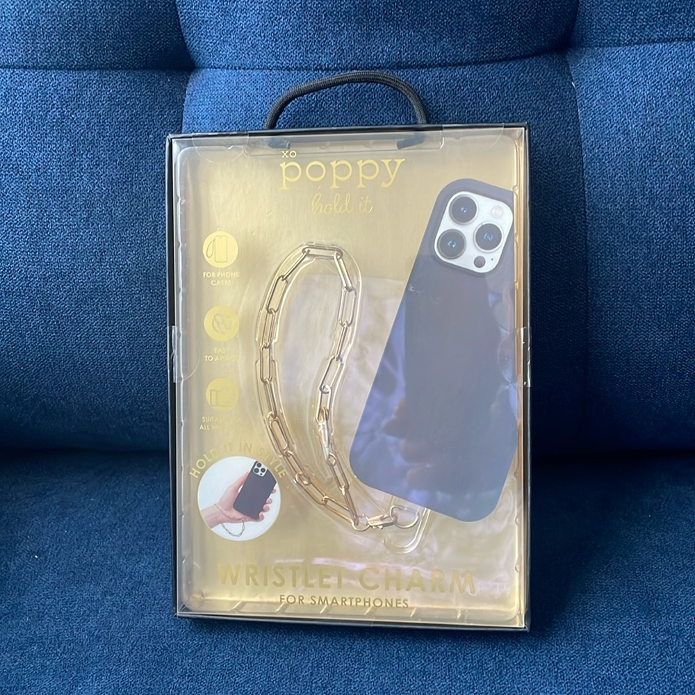 NWT - XO Poppy hold it Wristlet Charm for Smartphones. Gold